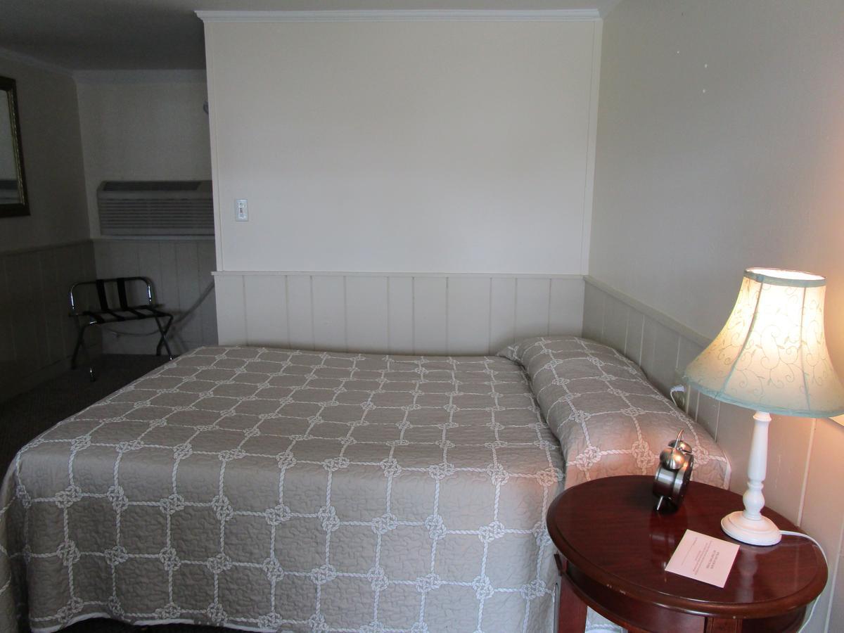 Shea'S Riverside Inn & Motel Essex Ngoại thất bức ảnh