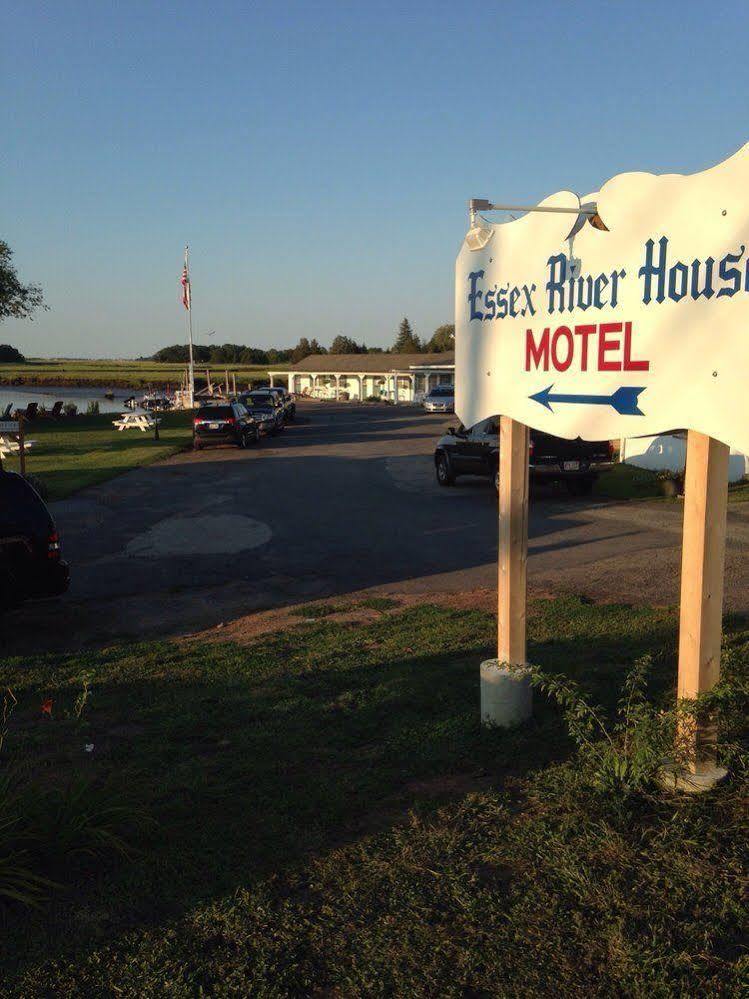 Shea'S Riverside Inn & Motel Essex Ngoại thất bức ảnh