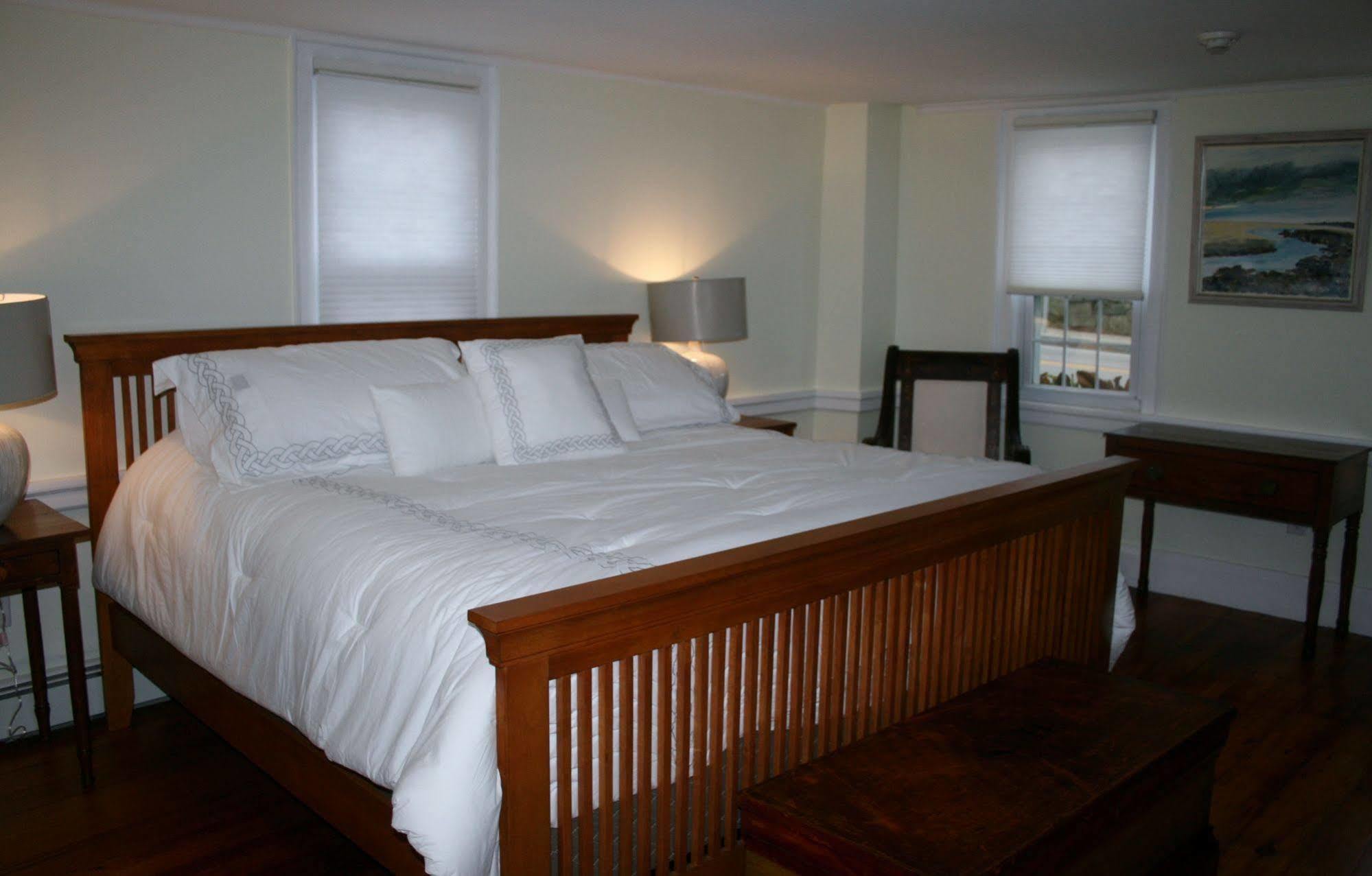 Shea'S Riverside Inn & Motel Essex Ngoại thất bức ảnh